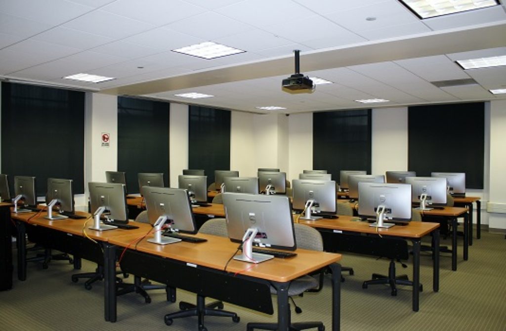 Computer Lab Room 202 Roanoke Higher Education Center Roanoke